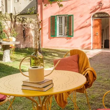 Charming Vintage By Piazza Maggiore With Garden Appartement