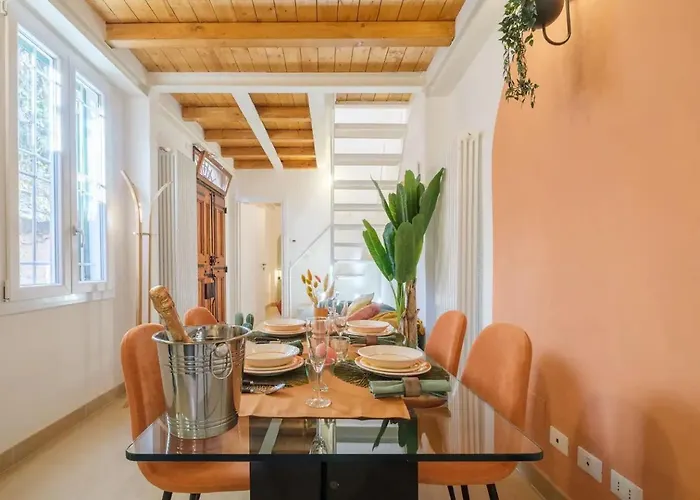 Charming Vintage By Piazza Maggiore With Garden *