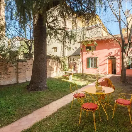 Charming Vintage By Piazza Maggiore With Garden *