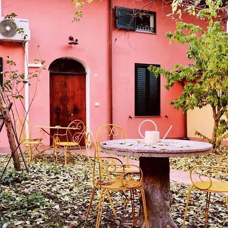 Apartmán Charming Vintage By Piazza Maggiore With Garden