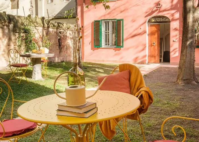 Charming Vintage By Piazza Maggiore With Garden Apartament