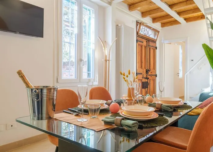 Charming Vintage By Piazza Maggiore With Garden * Bolonia