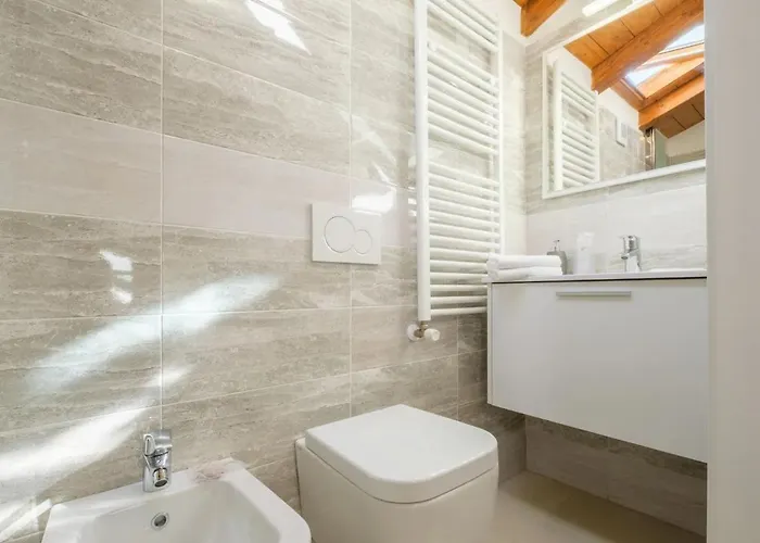 Charming Vintage By Piazza Maggiore With Garden Apartament