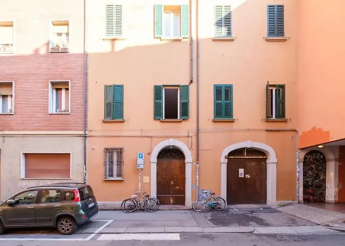Charming Vintage By Piazza Maggiore With Garden Apartament Bolonia
