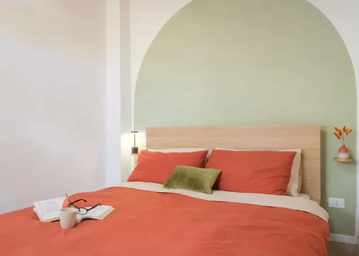 Charming Vintage By Piazza Maggiore With Garden