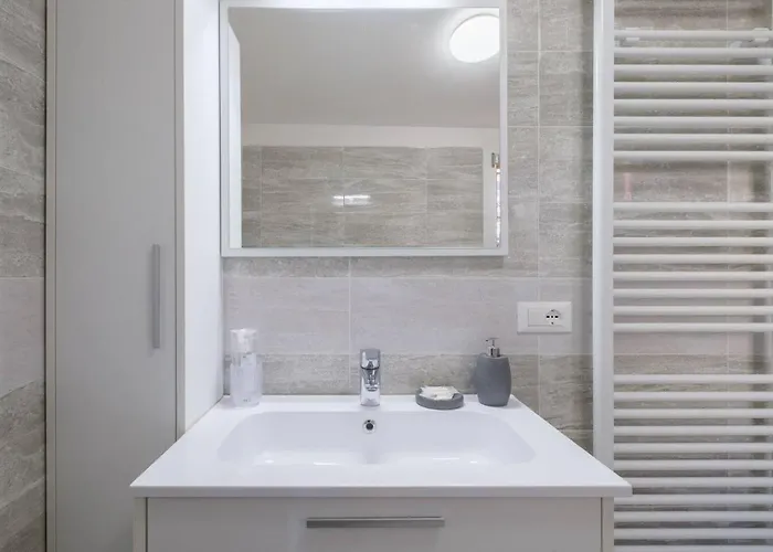 Charming Vintage By Piazza Maggiore With Garden شقة *