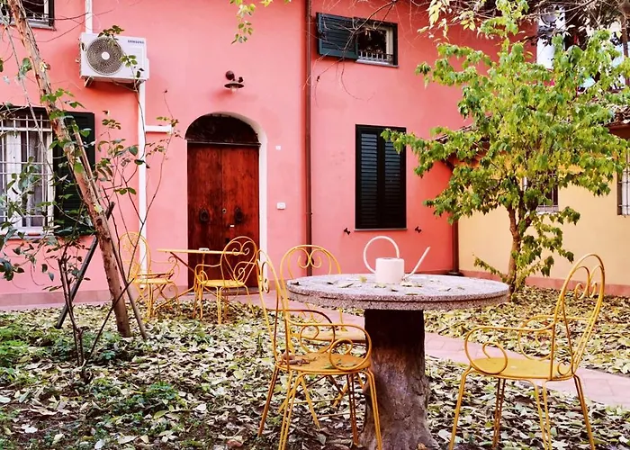 Apartament Charming Vintage By Piazza Maggiore With Garden