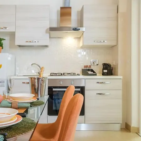 Charming Vintage By Piazza Maggiore With Garden ボローニャ