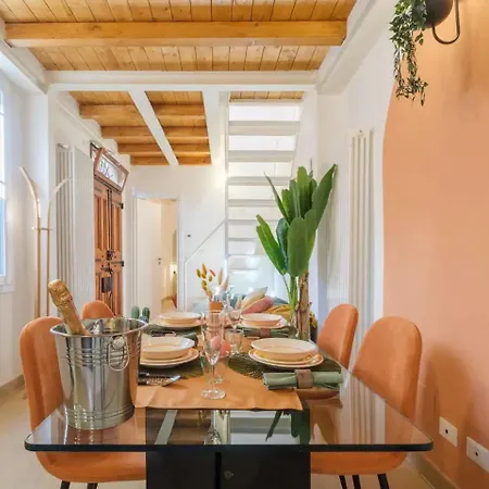 Charming Vintage By Piazza Maggiore With Garden *